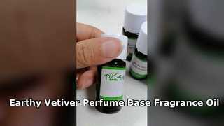 Vetiverolieparfum voor een aardse, houtachtige basis